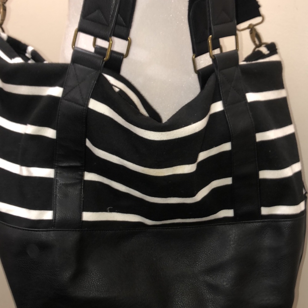 Madden Girl Duffel Bag - Picture 2 of 8